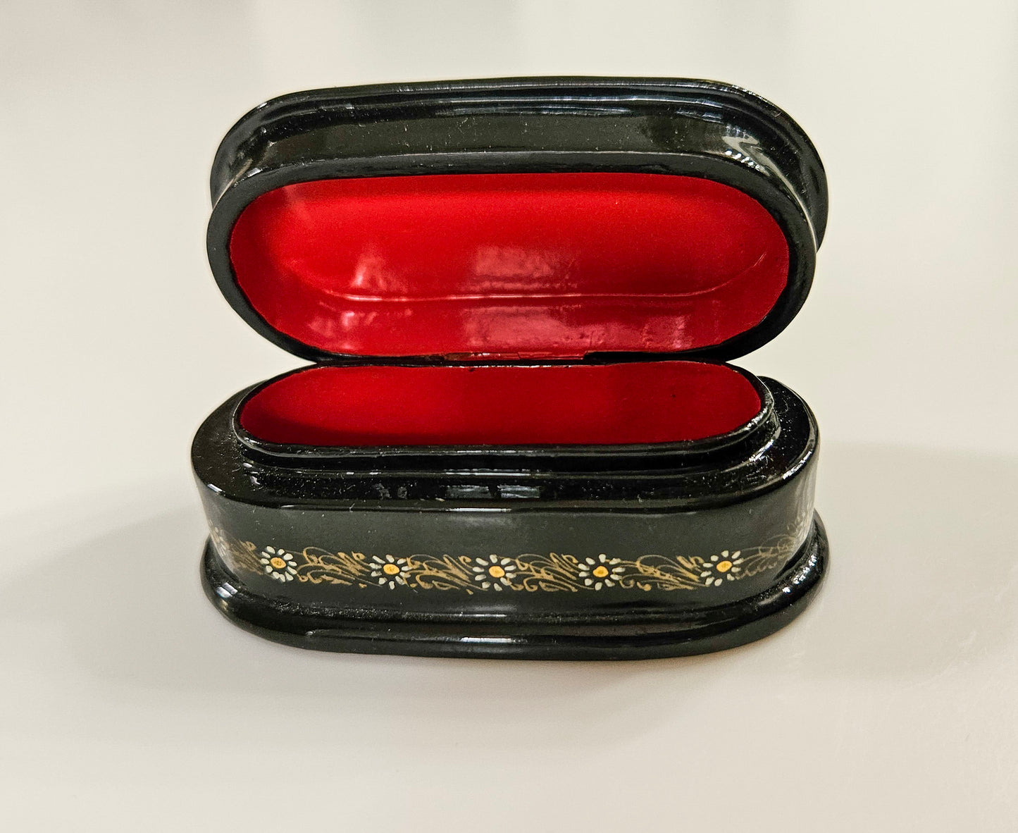 USSR Russian Fedoskino Hand Painted Black Lacquer Trinket Box, Alenky Flower