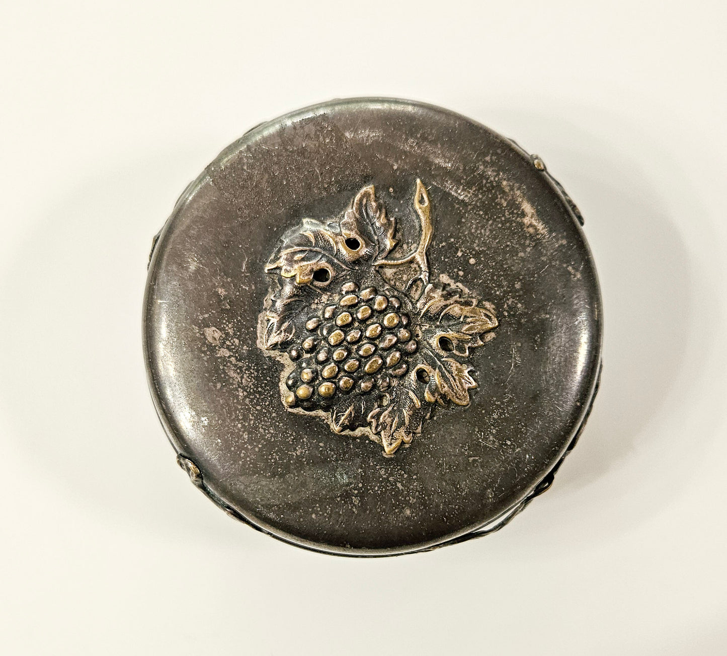 Antique Edwardian Style High Relief Snuff Box