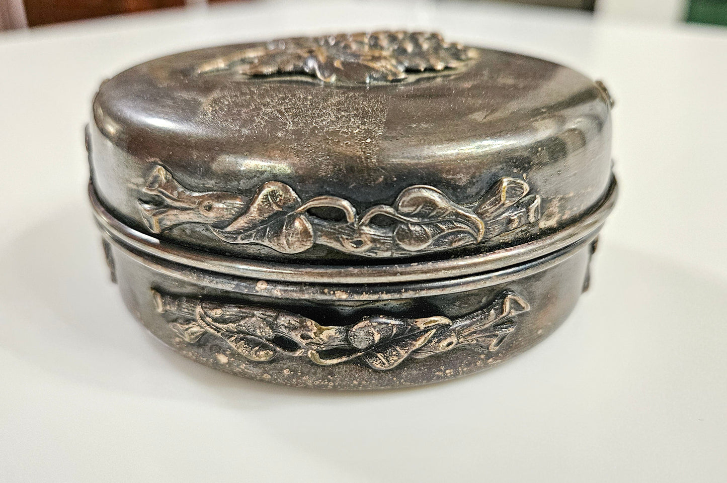 Antique Edwardian Style High Relief Snuff Box