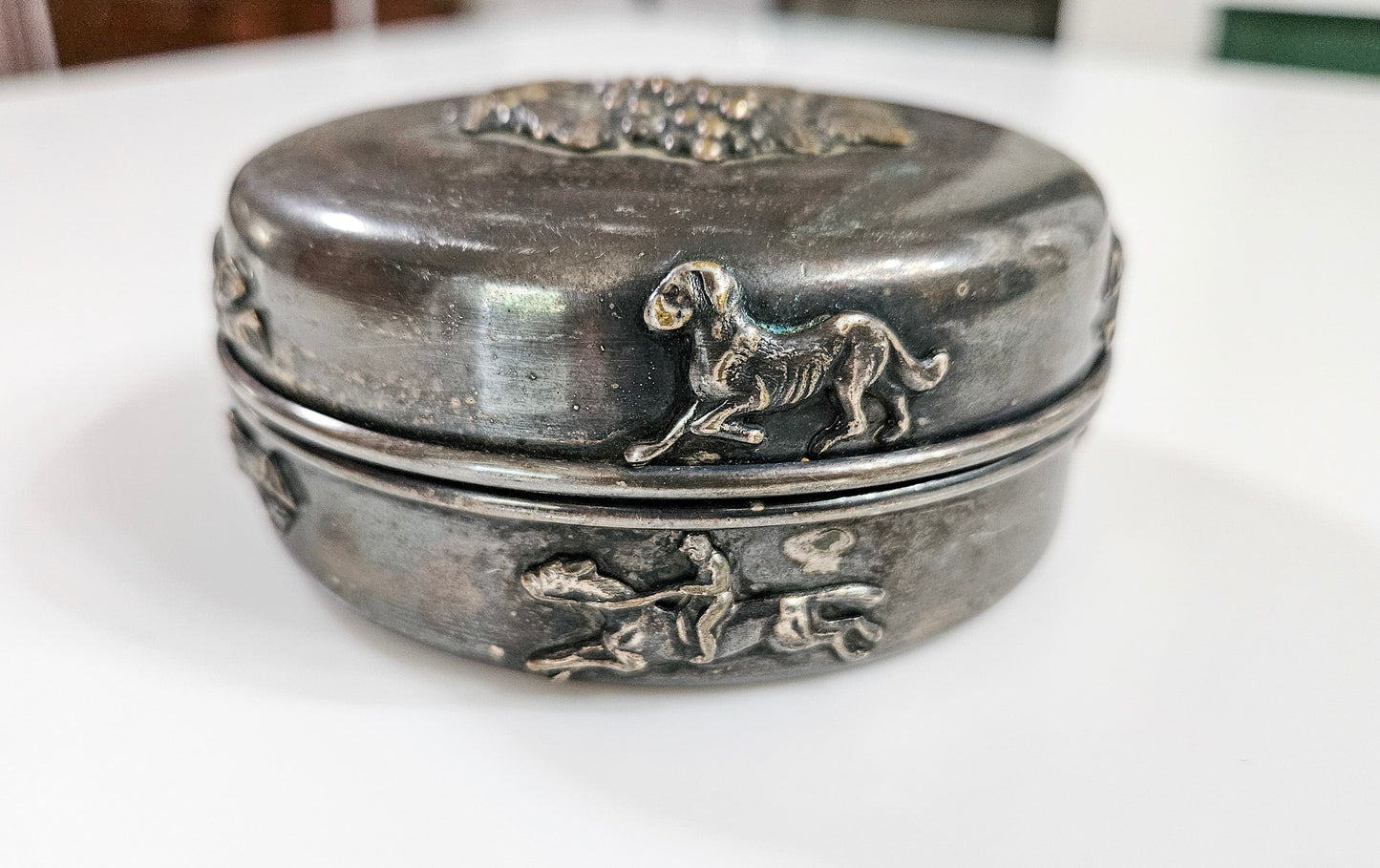Antique Edwardian Style High Relief Snuff Box