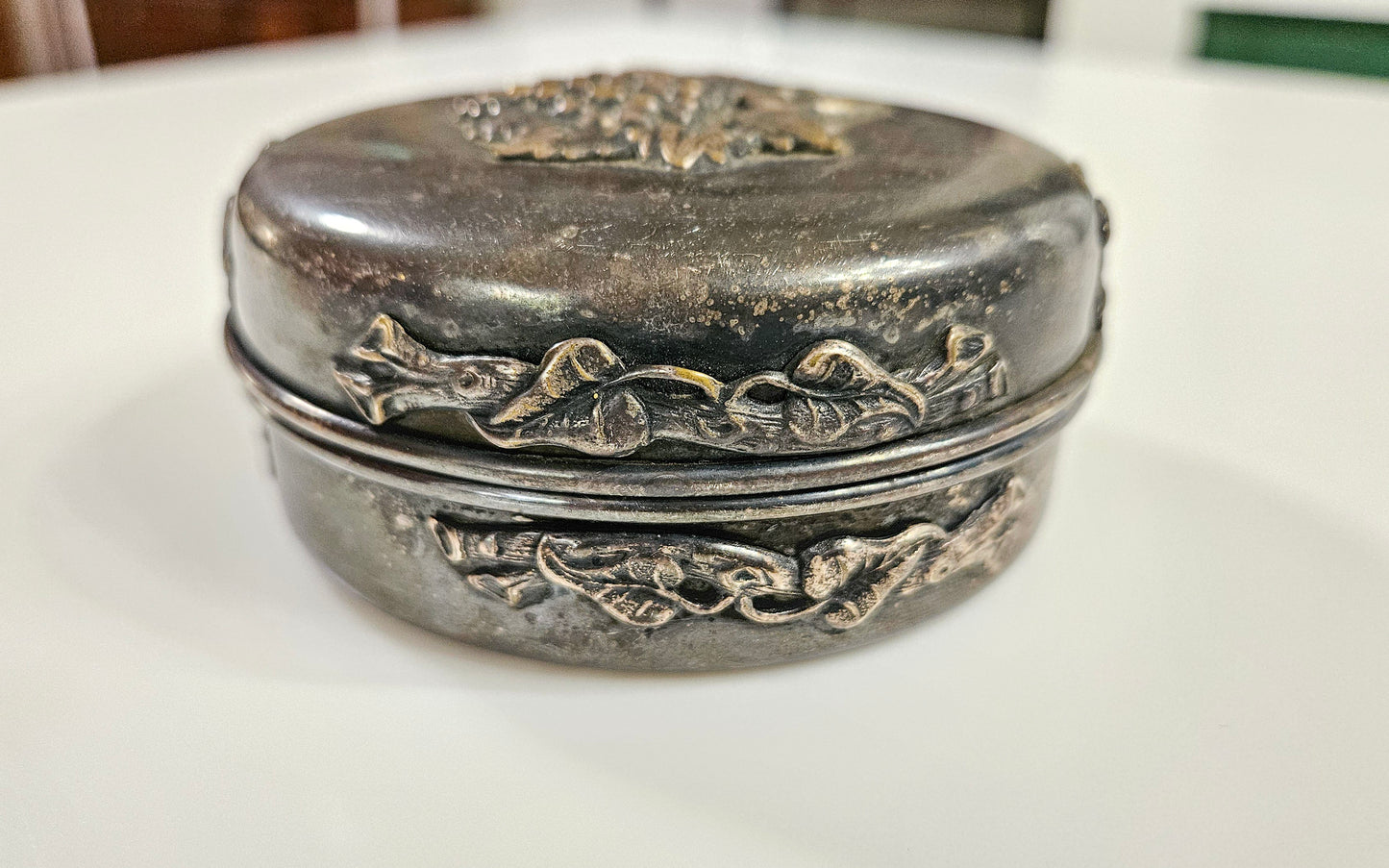 Antique Edwardian Style High Relief Snuff Box