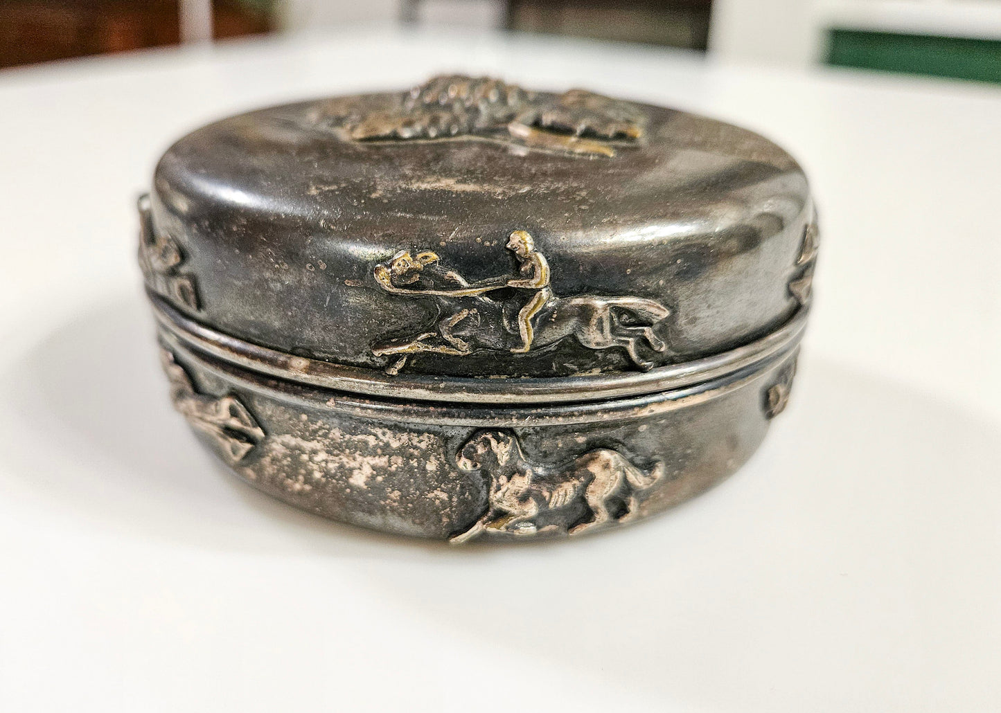 Antique Edwardian Style High Relief Snuff Box