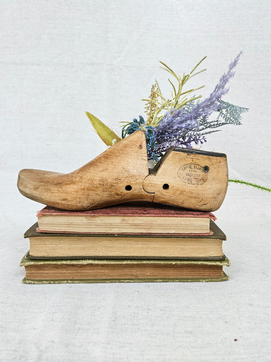 1943 Empire Branch Wooden Shoe Form