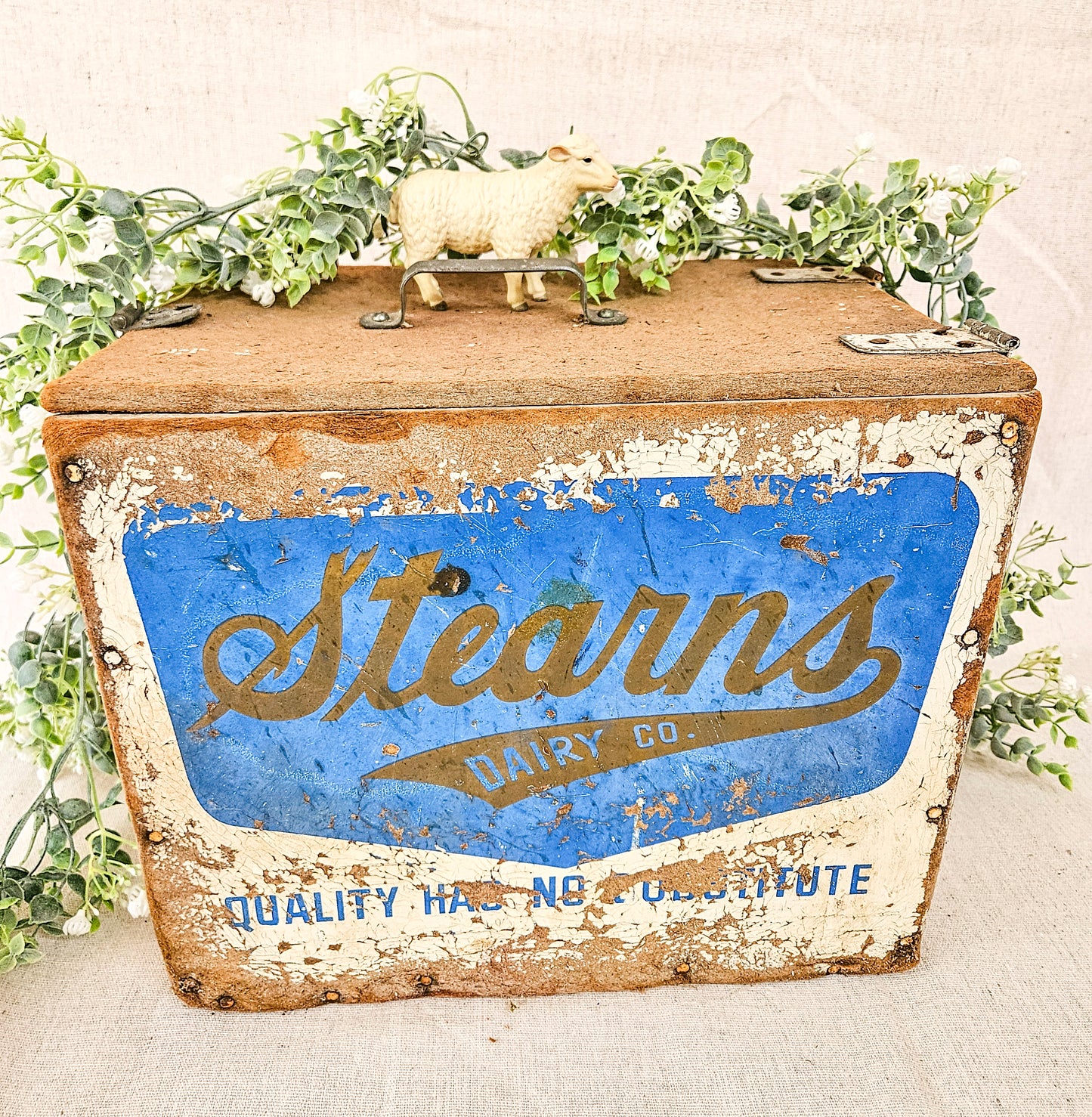 Vintage Stearns Dairy Co. Wooden Porch Milk Box