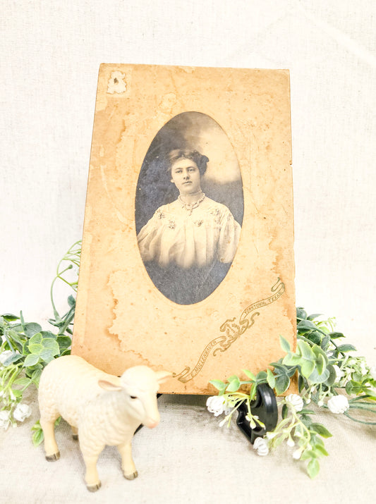 1906 Studio Cabinet Photo of a Young Woman