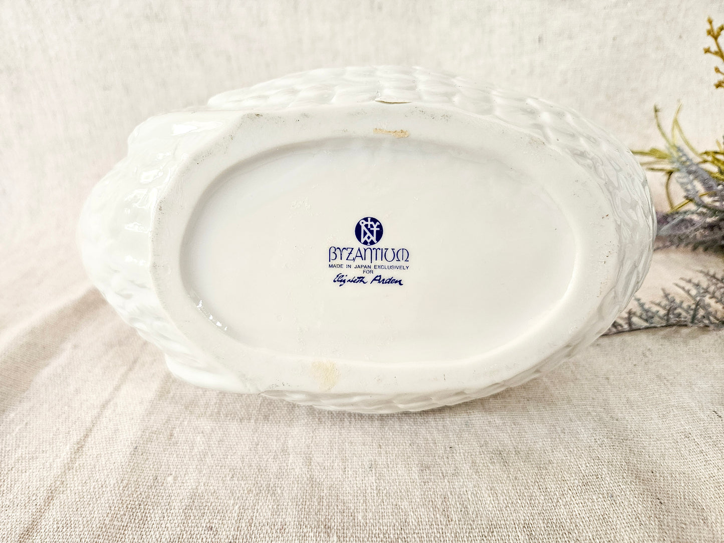 Elizabeth Arden Byzantium Swan Porcelain Planter