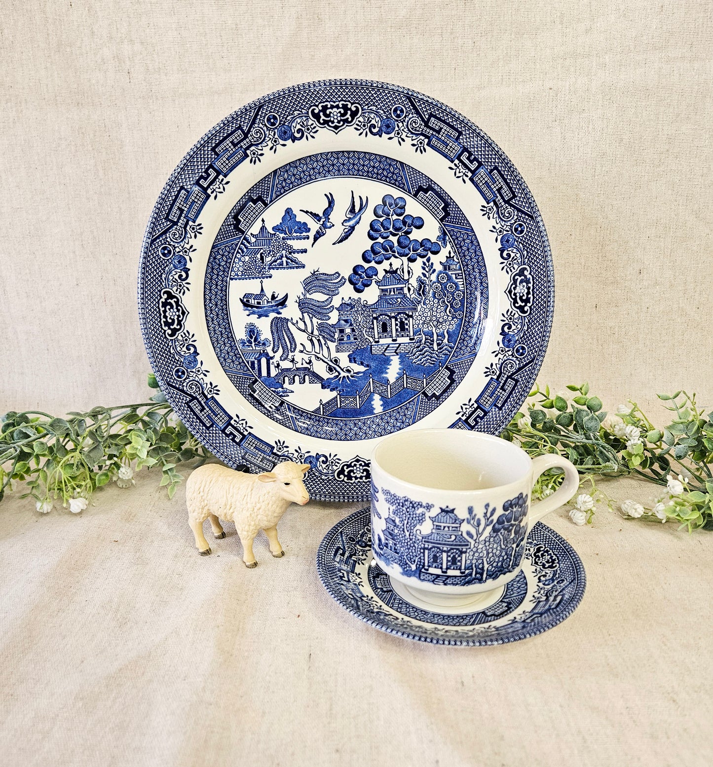 Churchill Classic Blue Willow - Staffordshire England Set