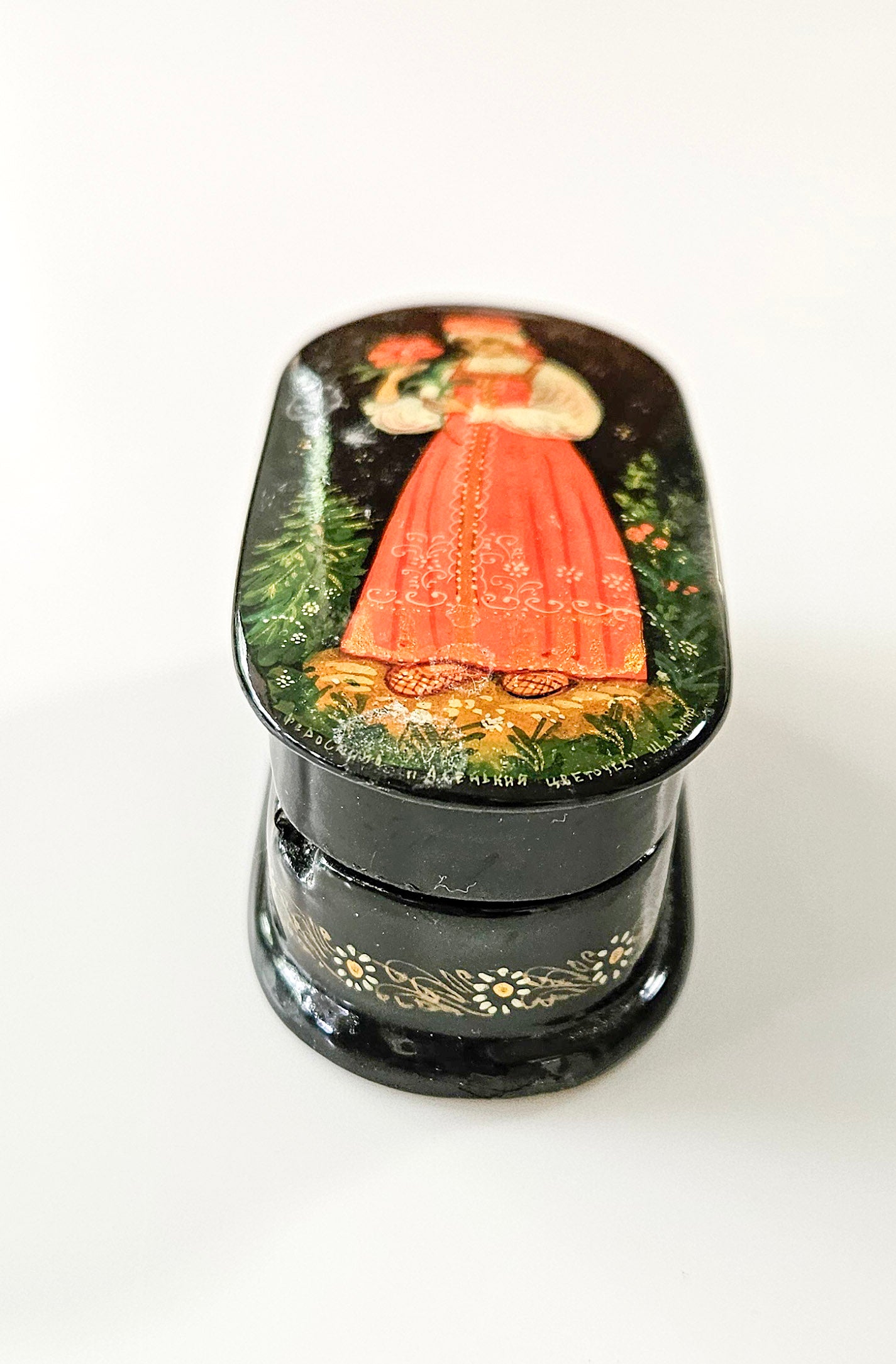 USSR Russian Fedoskino Hand Painted Black Lacquer Trinket Box, Alenky Flower