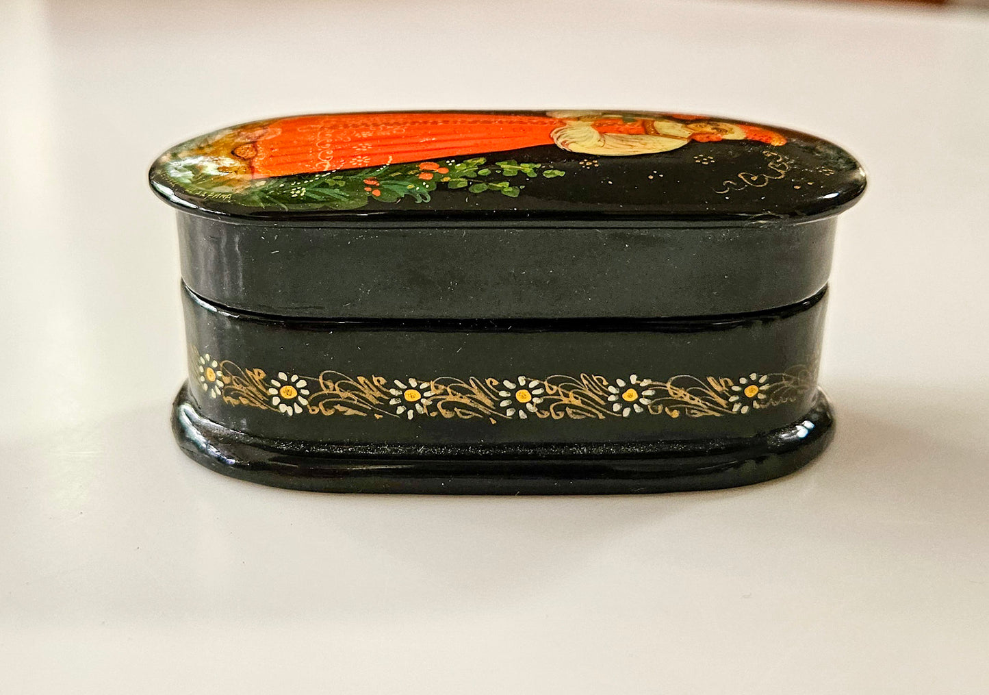 USSR Russian Fedoskino Hand Painted Black Lacquer Trinket Box, Alenky Flower