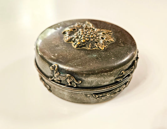 Antique Edwardian Style High Relief Snuff Box